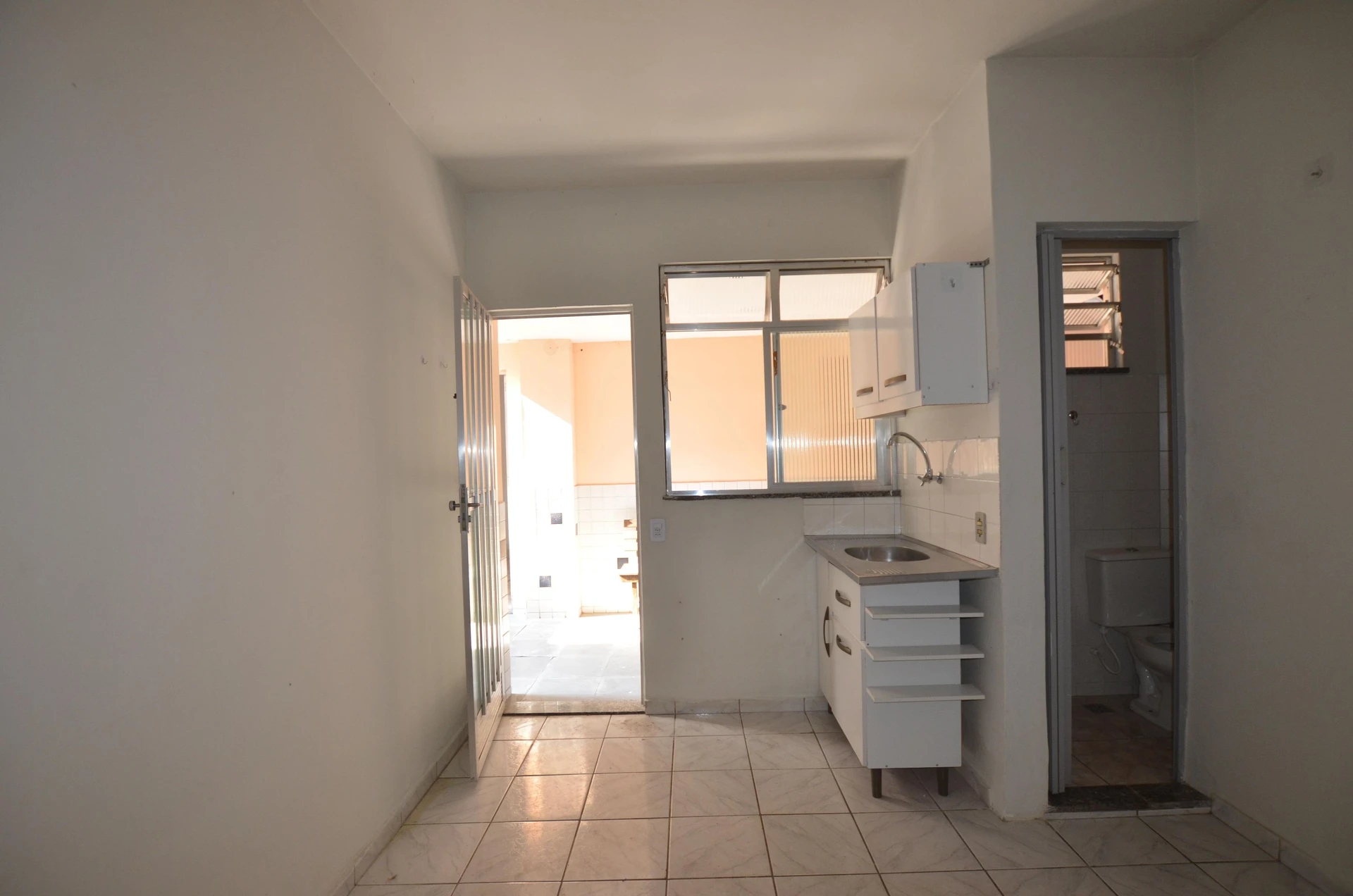 Apartamento sem mobília com 1 quarto e 1 vaga