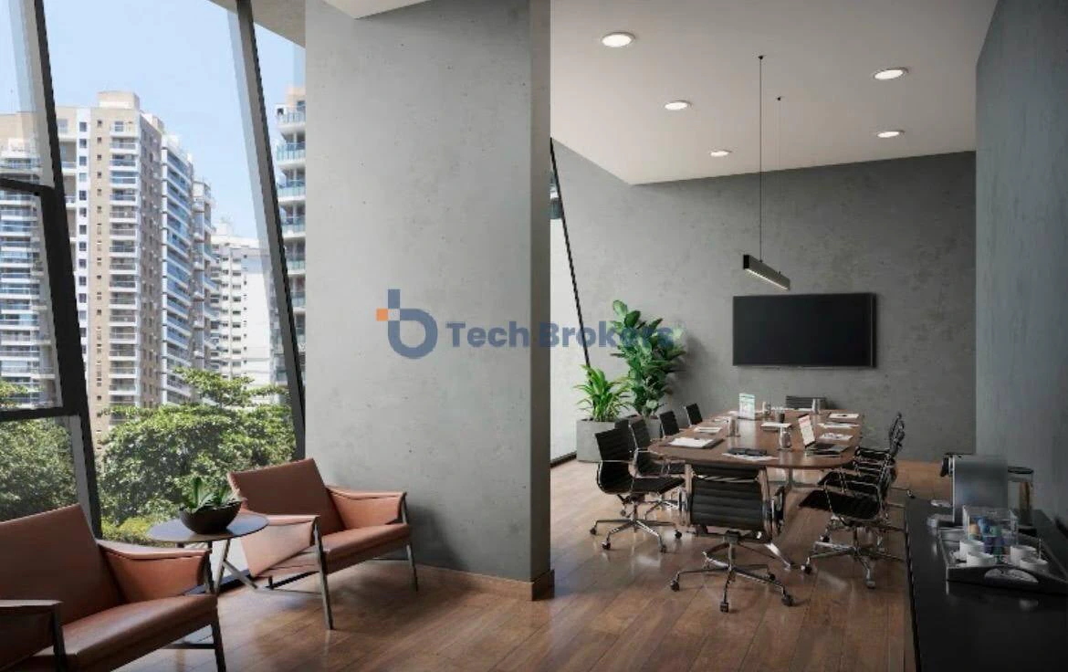 2-bedroom apartment with a glass-enclosed balcony — photo 5