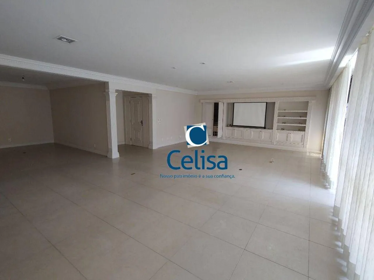294 m² apartment with 3 bedrooms and 4 bathrooms — photo 10