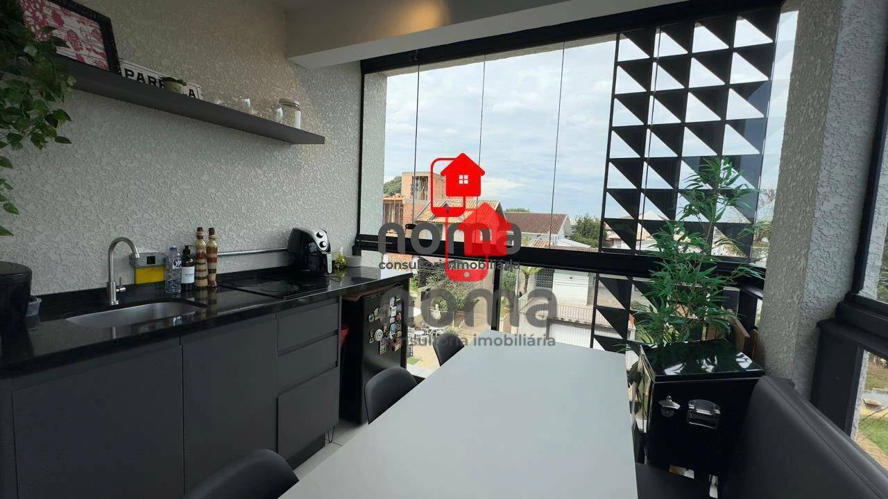 2-bedroom apartment with a glass-enclosed balcony — photo 3