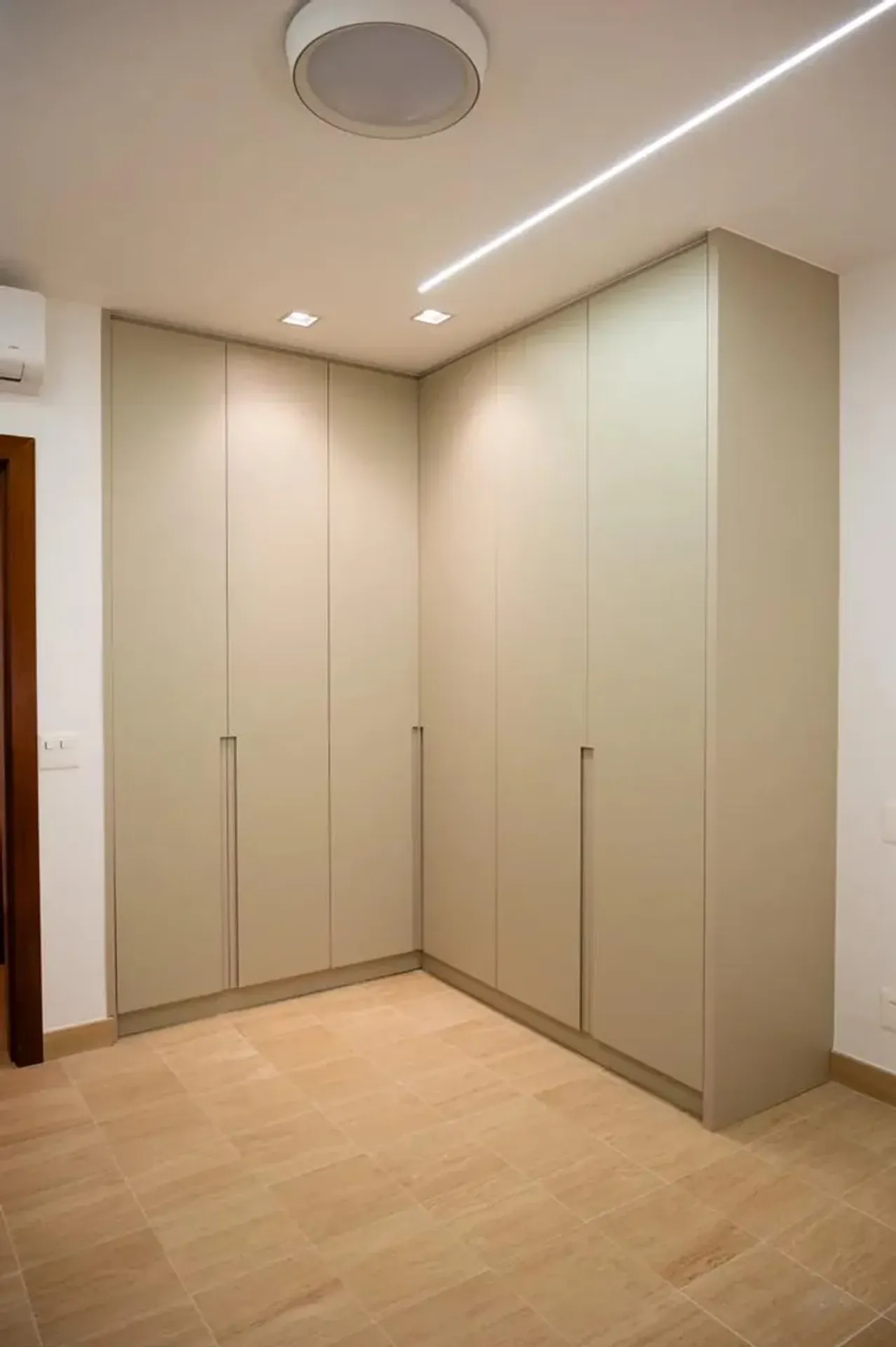 5-bedroom apartment, 1 with its own bathroom, 218 m² — photo 12