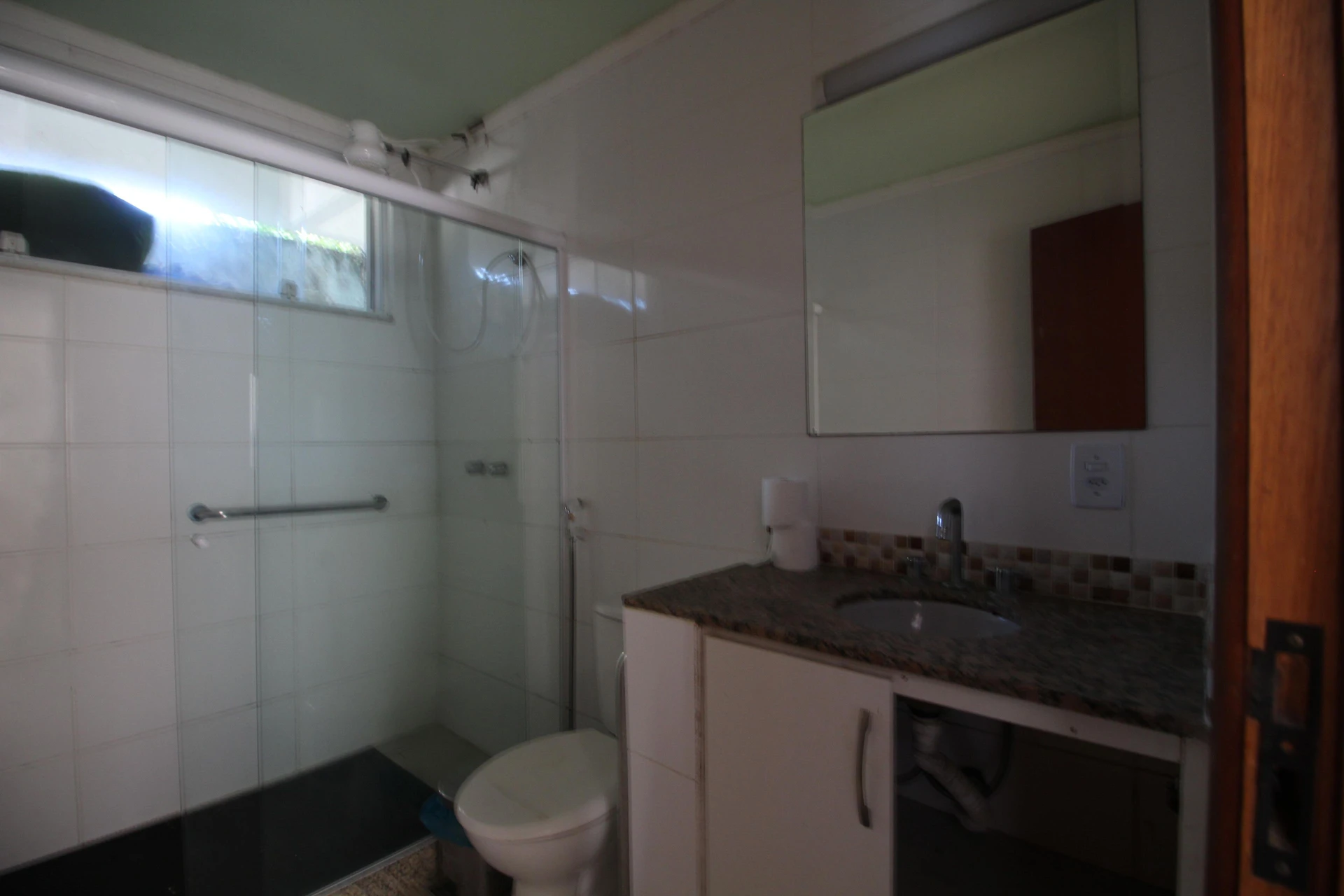 House with 4 bedrooms, 2 bathrooms and private garden — photo 34
