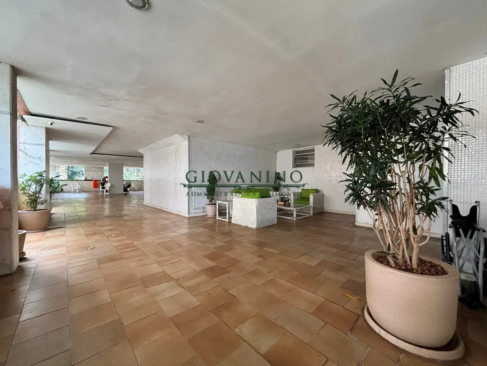 Apartamento de 4 quartos com piso de madeira ou laminado — photo 10