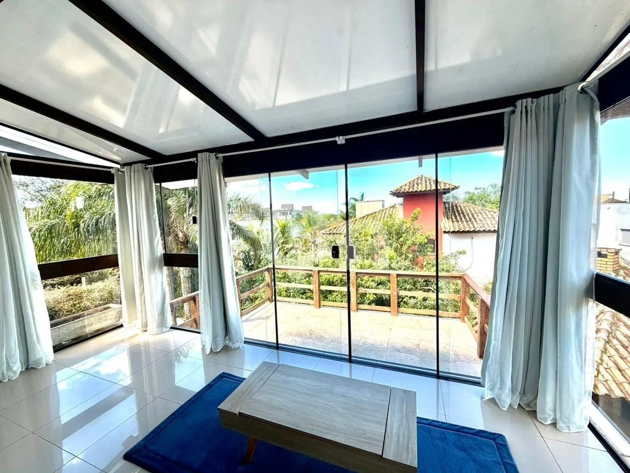 Furnished house, 224 m², with floor-to-ceiling windows — photo 41