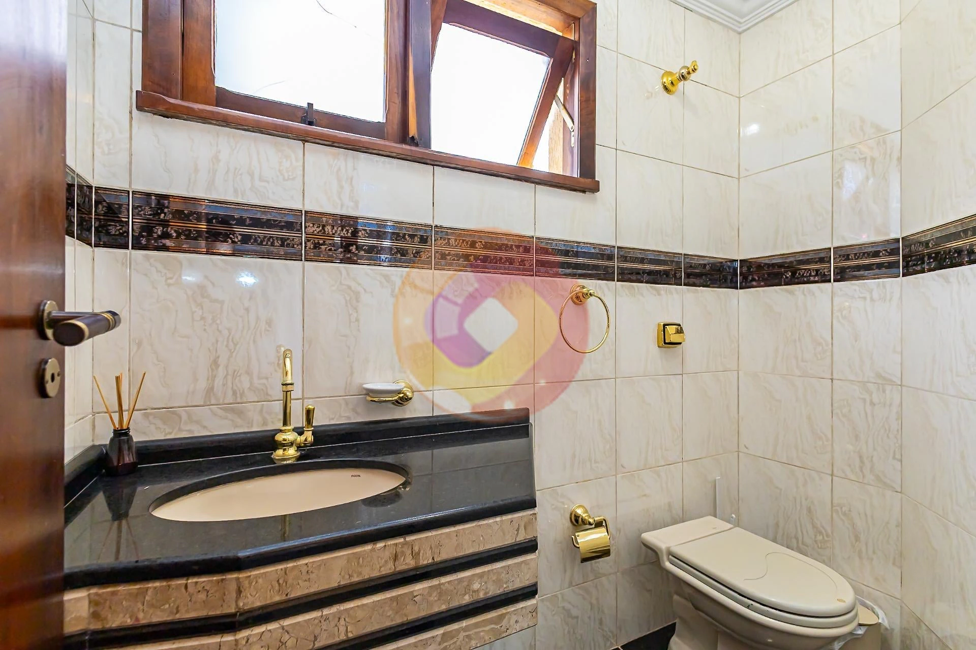 3-bedroom house with a washing machine in Curitiba — photo 2