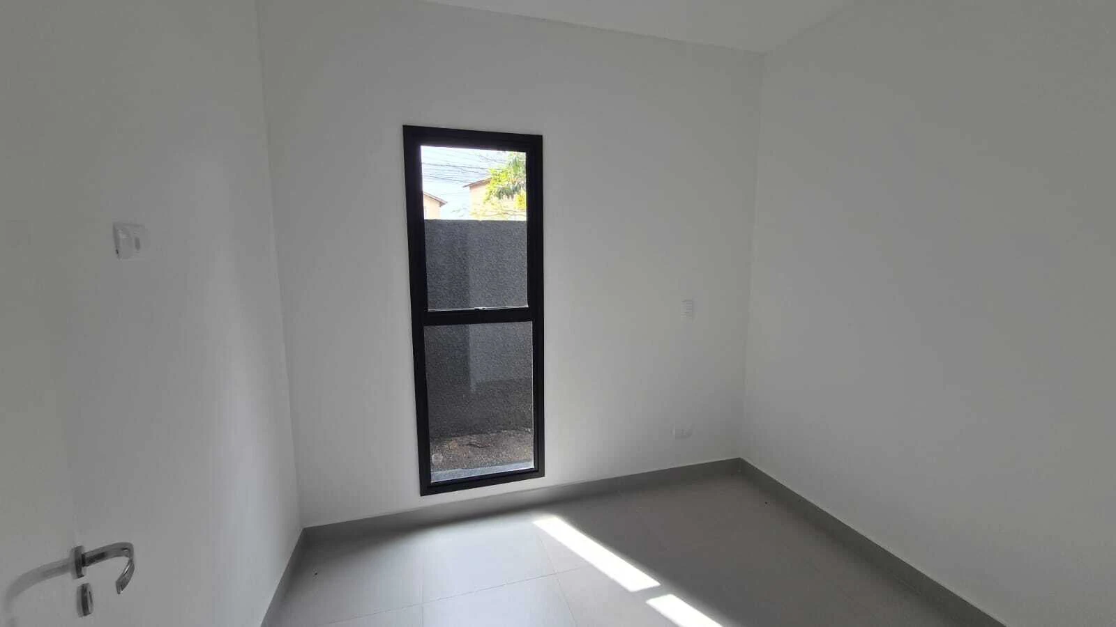 One-bedroom apartment in a building with a coworking space — photo 3
