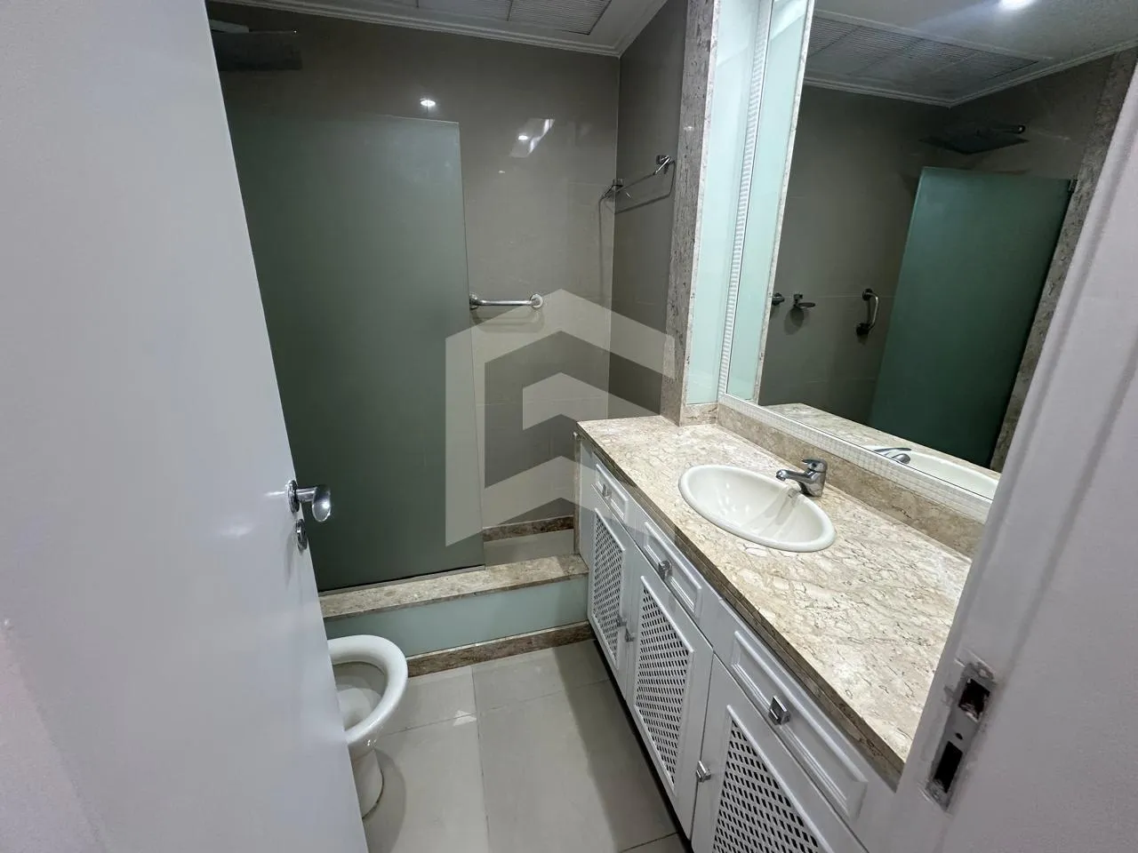 1 quarto e piso de madeira ou laminado: apartamento de 65 m² — photo 5