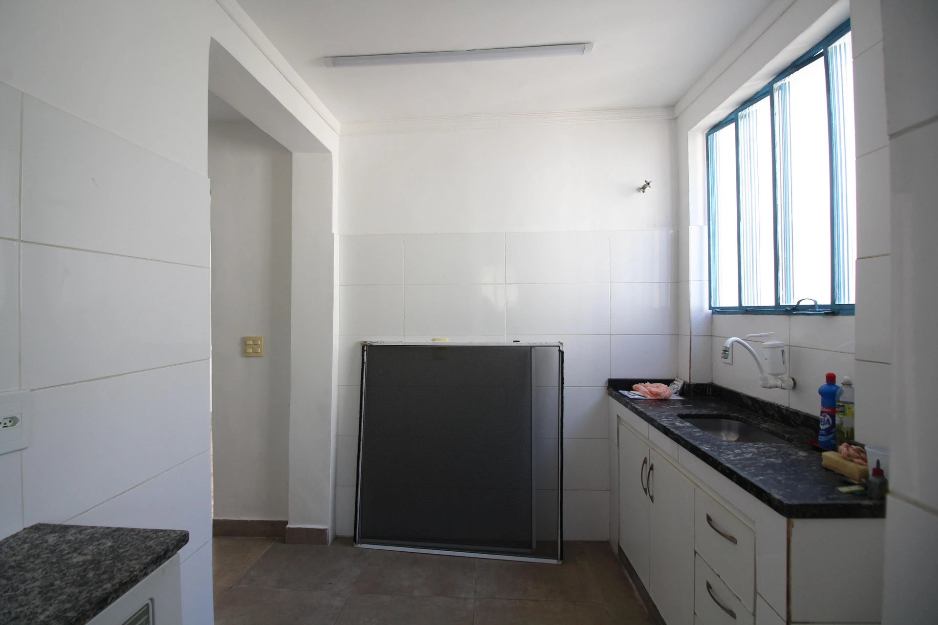 House with 4 bedrooms, 2 bathrooms and private garden — photo 18