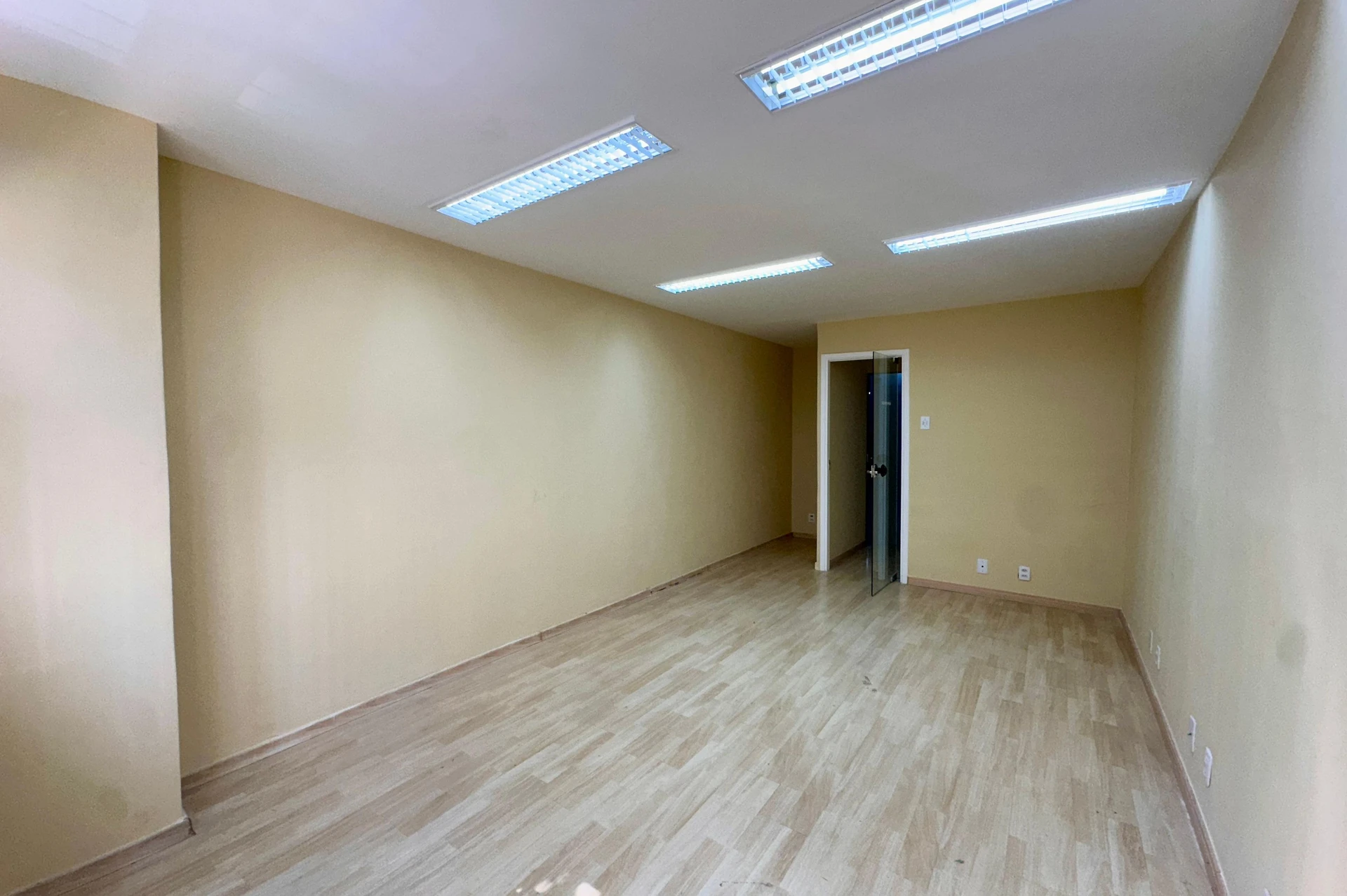 Apartment with 2 bedrooms and air conditioning, no parking — photo 6