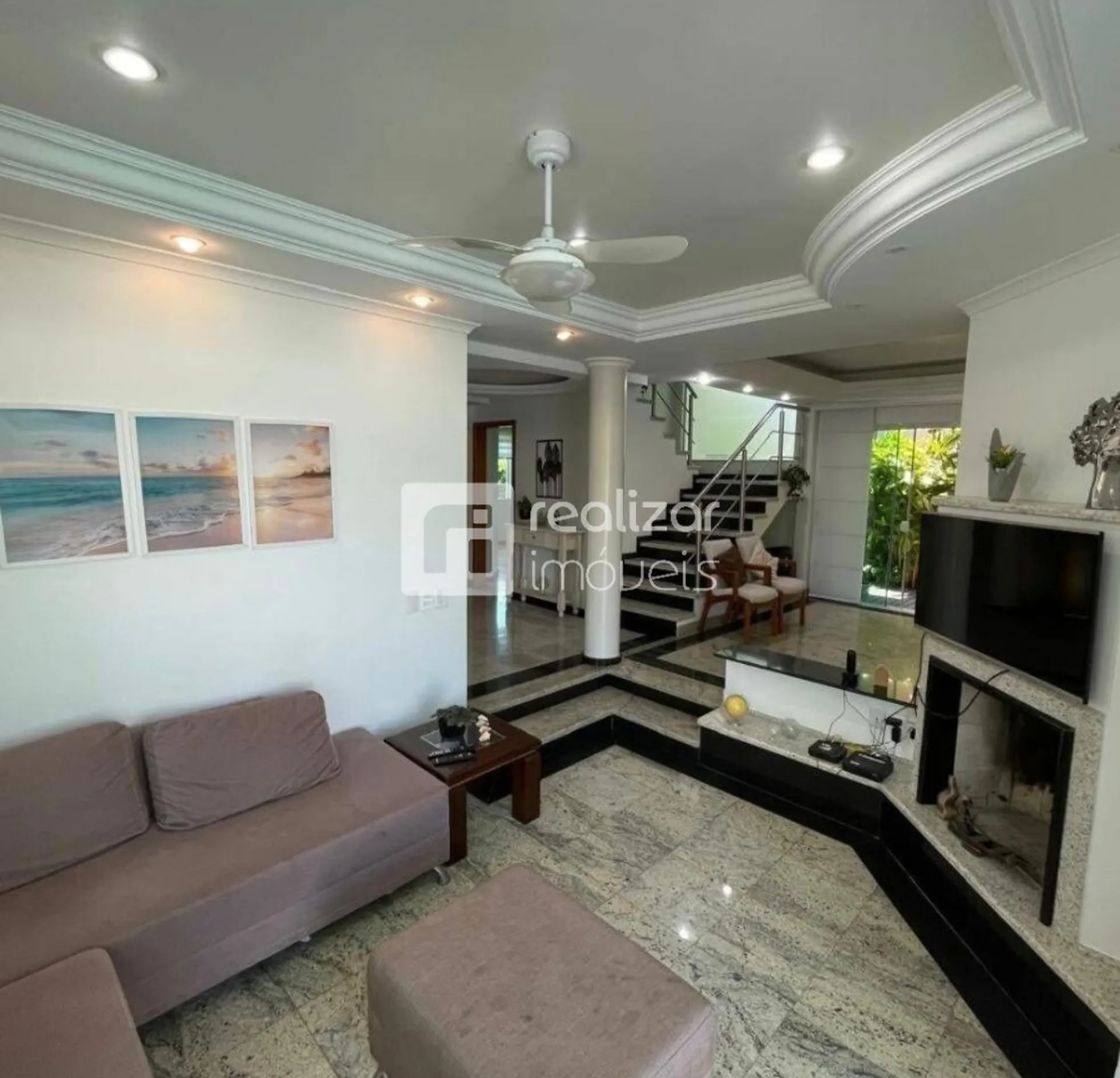 House with 6 bedrooms and 450 m² plus 3 parking spaces — photo 2