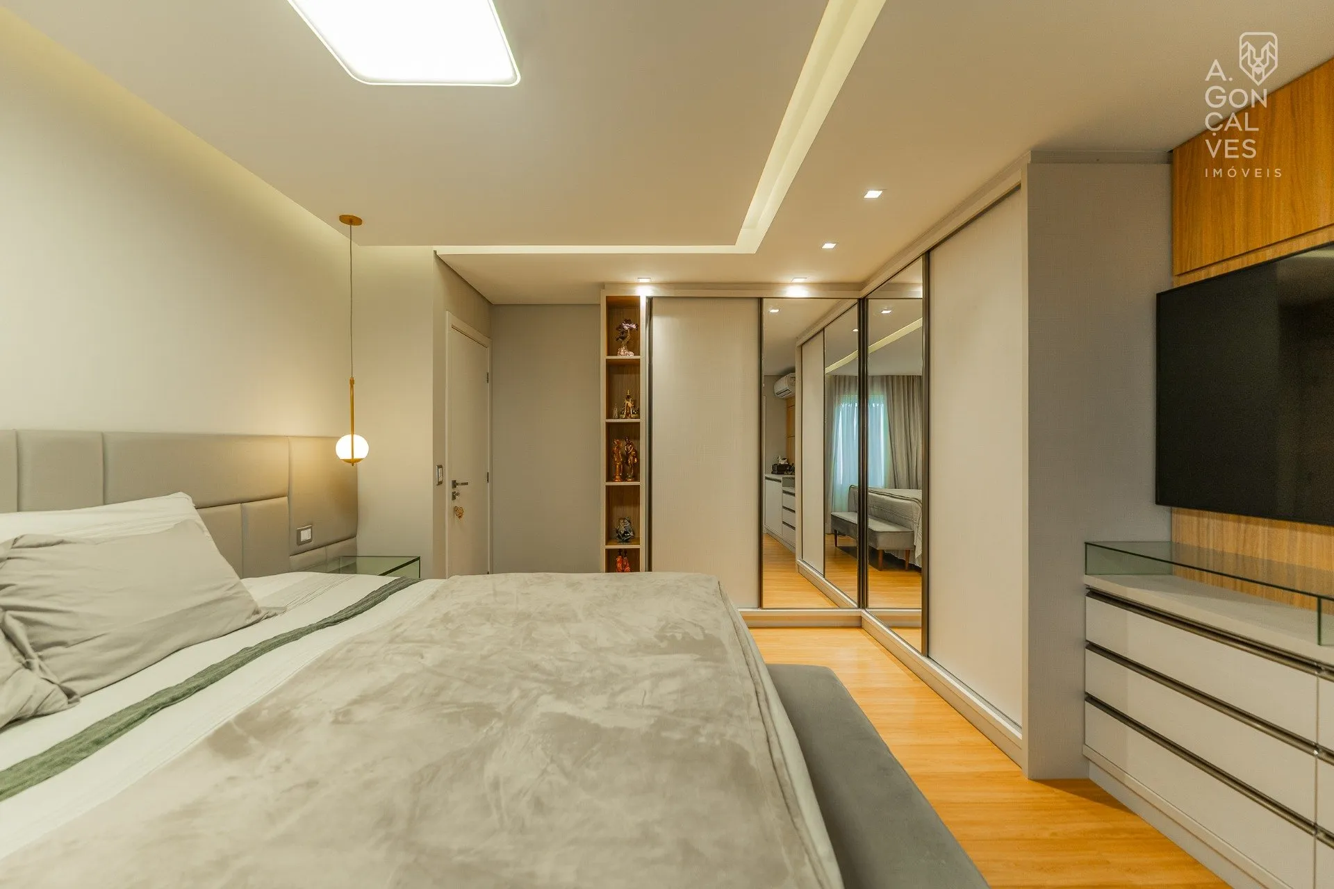 House with 3 bedrooms and an open-plan kitchen — photo 13