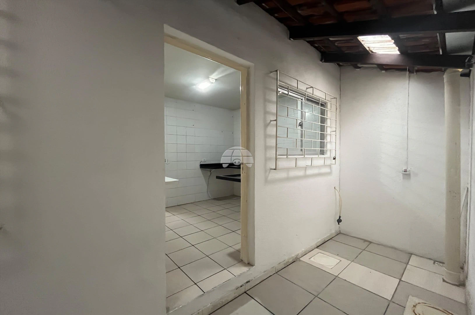 Wood or laminate floors in a 3-bedroom house, 100 m² — photo 21