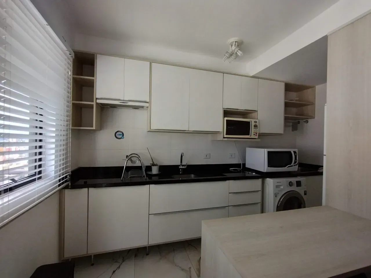 Furnished 1-bedroom apartment with parking in a condo — photo 8