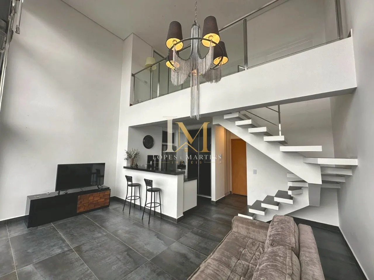 One-bedroom apartment in a building with a gym
