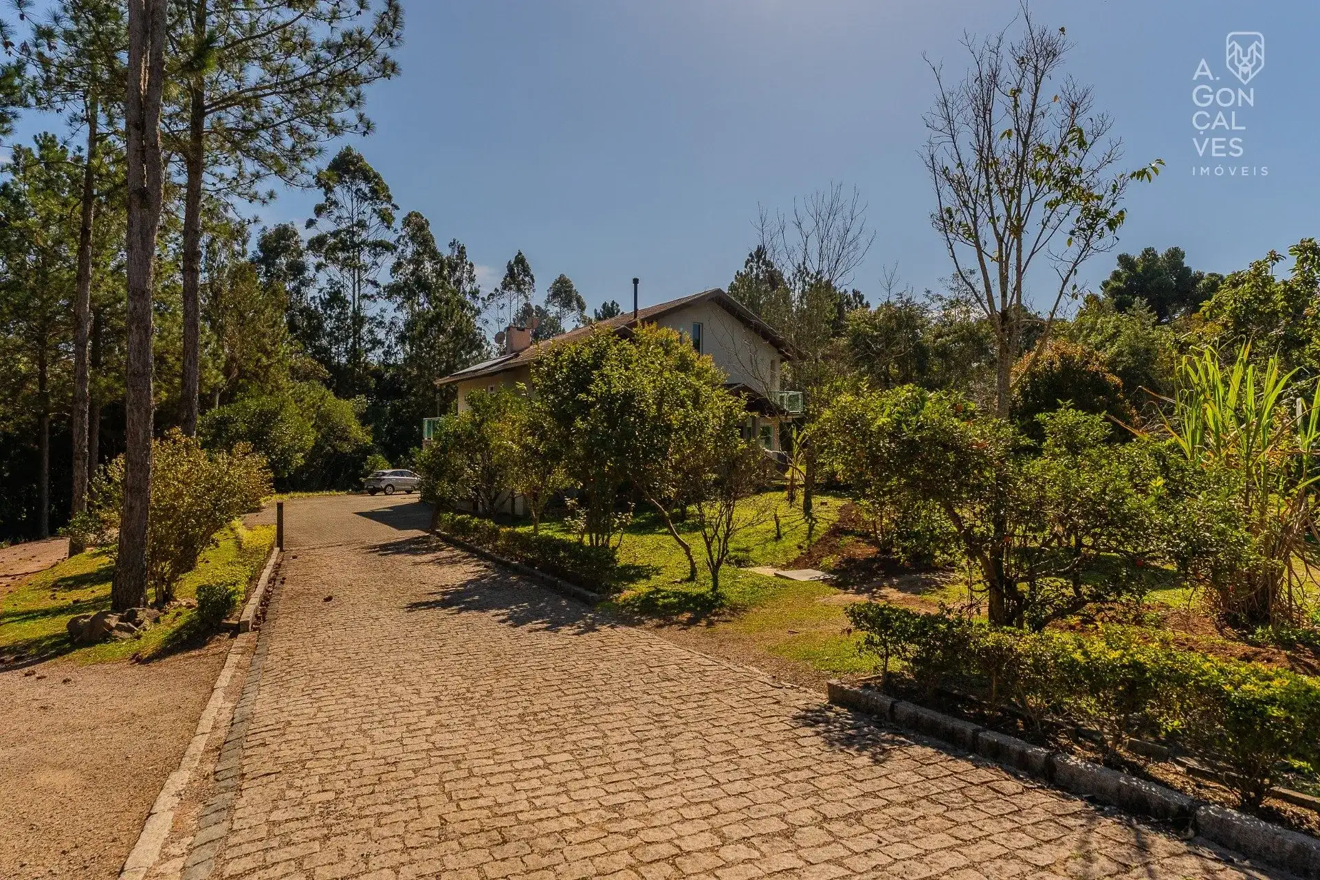 House with 4 bedrooms, 4 bathrooms and air conditioning — photo 5