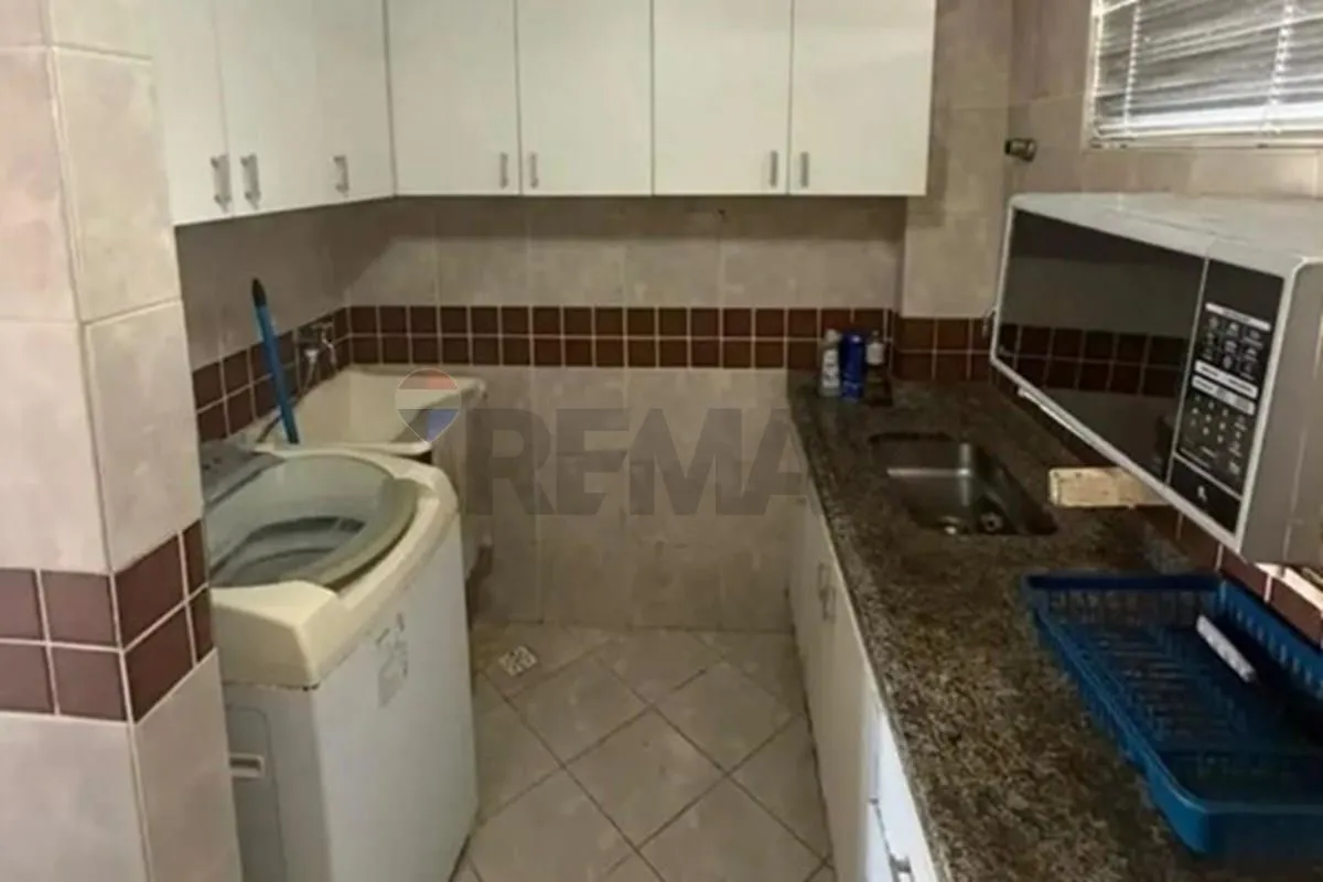 Furnished 3-bedroom apartment with windows on water — photo 5