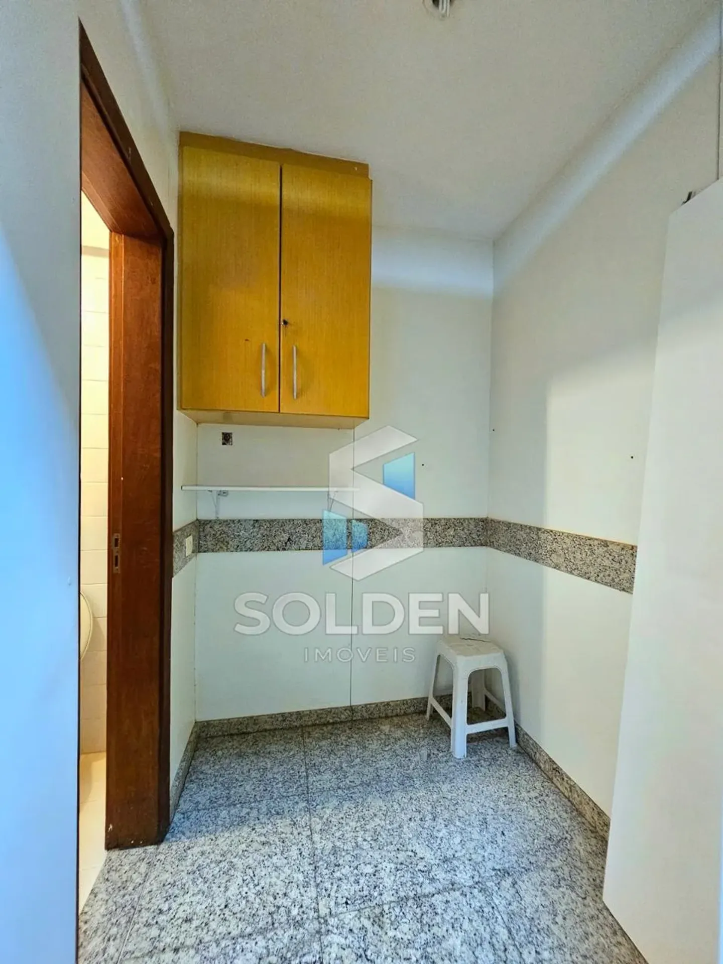 160 m² apartment with 3 bedrooms and 4 bathrooms — photo 26