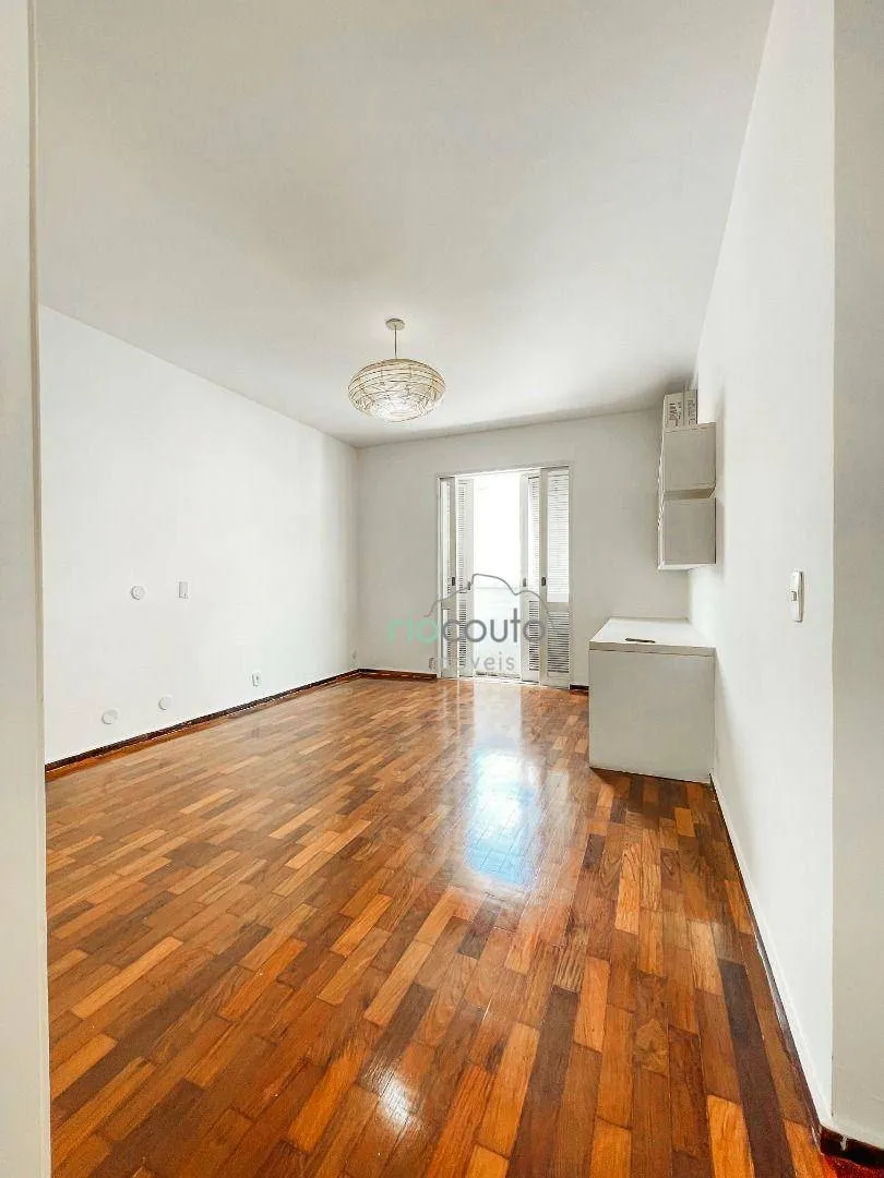 Unfurnished apartment with 4 bedrooms and 377 m² — photo 28