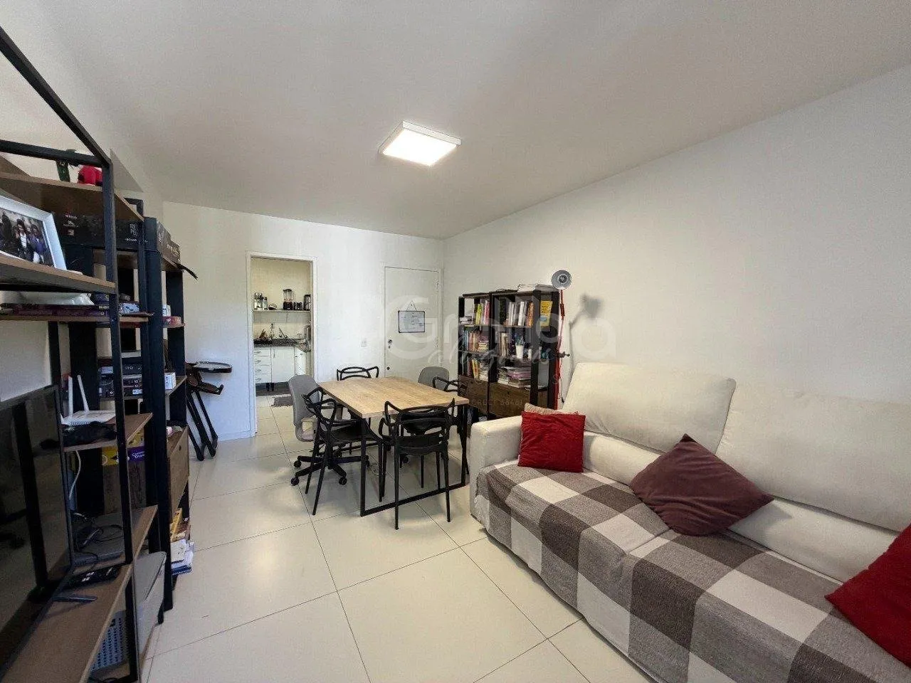 Пральна машина та 2 спальні: квартира 58 м² — photo 12