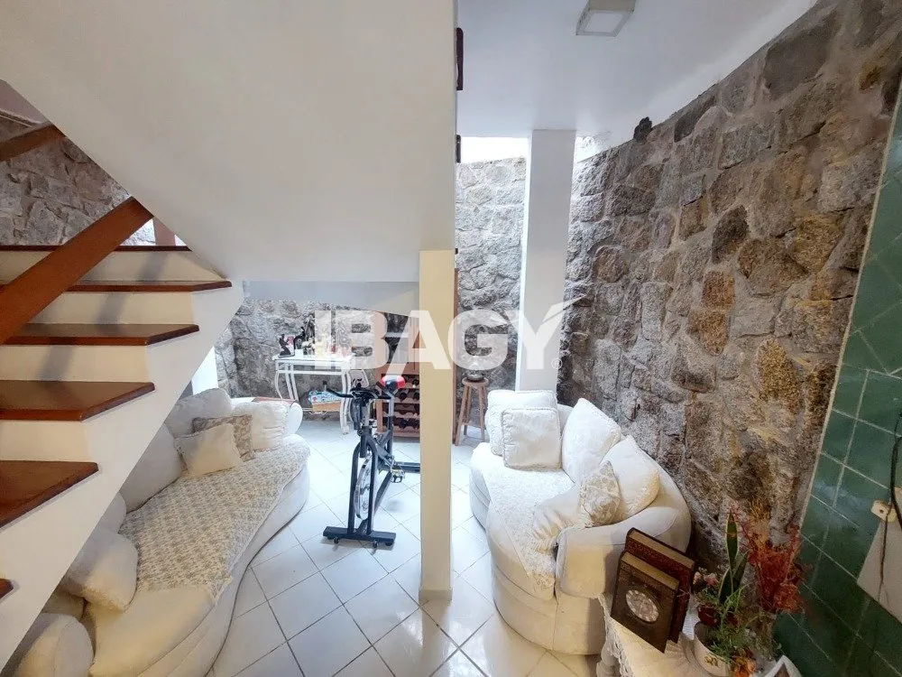 Furnished house with 5 bedrooms and 4 parking spots — photo 12