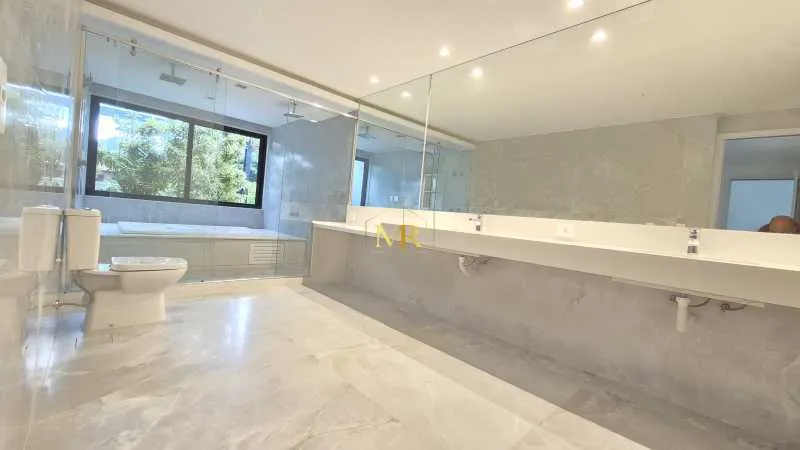 Casa com 5 quartos e cozinha em conceito aberto — photo 13