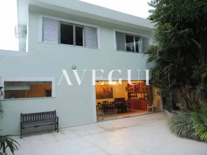 House with 4 bedrooms and 5 bathrooms — photo 14
