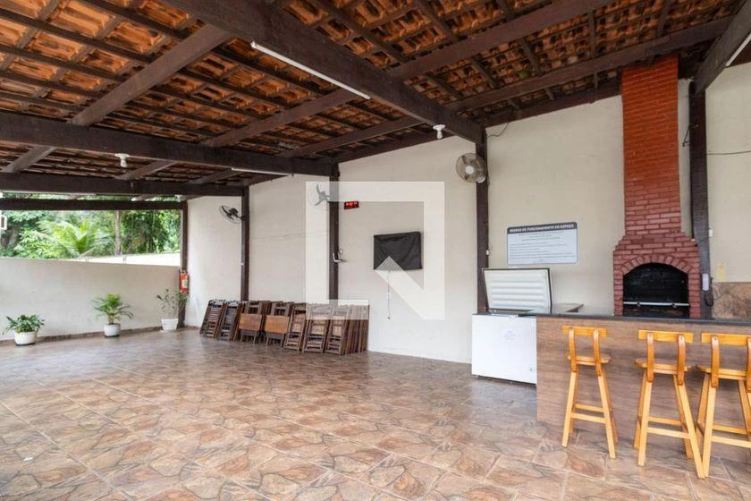 2-bedroom apartment in a building with a gym — photo 37