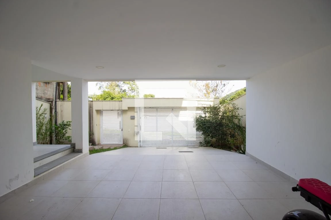 4-bedroom house with a bathtub in Rio de Janeiro — photo 70