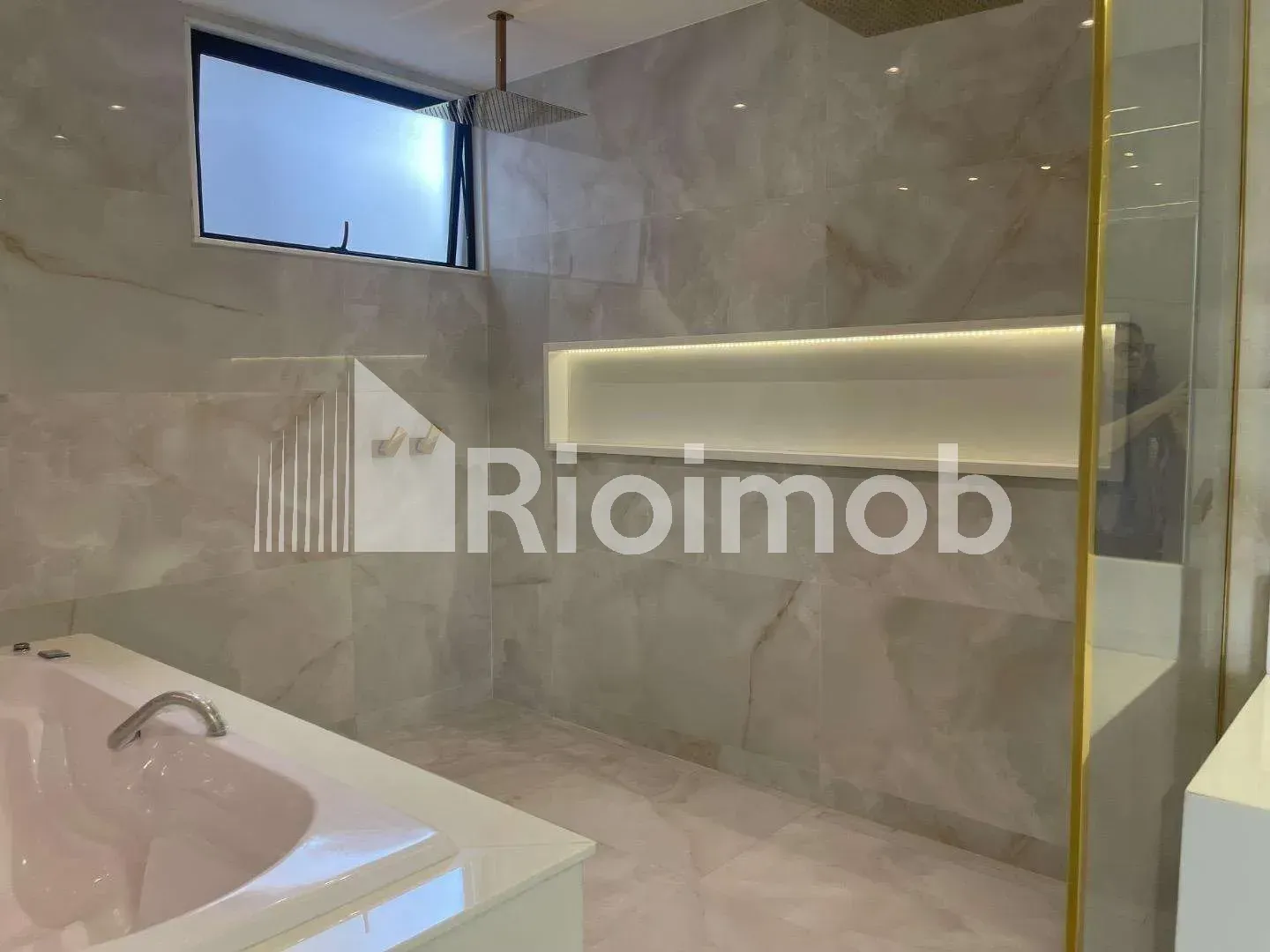 Будинок із кухнею відкритого планування та 5 спальнями 490 м² — photo 32