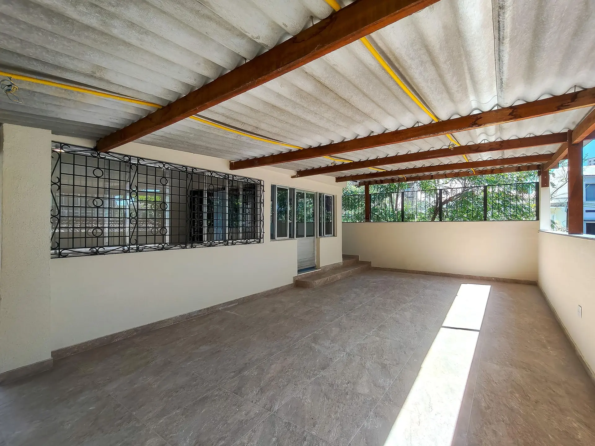 House for rent with 5 bedrooms and 8 bathrooms — photo 82