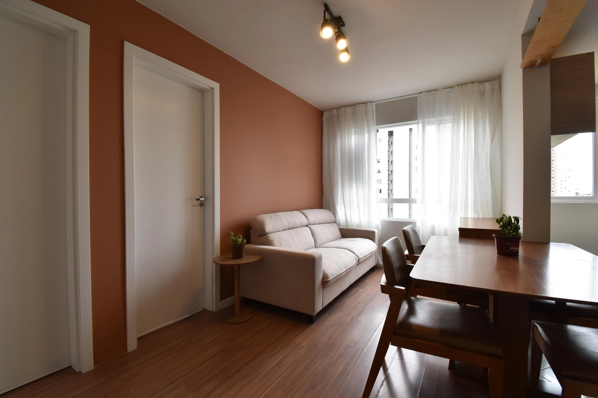 Apartamento mobiliado de 1 quarto com varanda envidraçada — photo 4