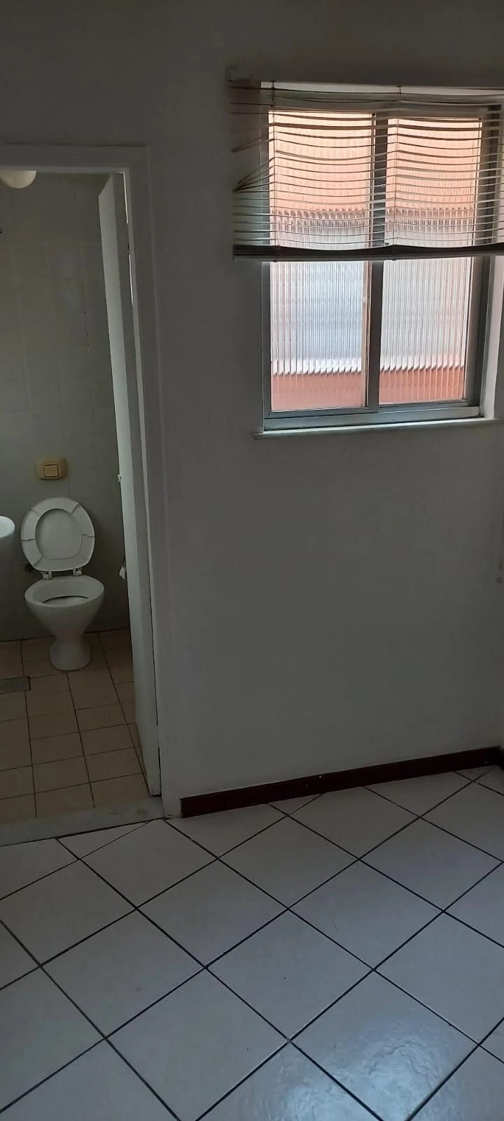 Невмебльована квартира з 2 спальнями і 1 паркомісцем — photo 10