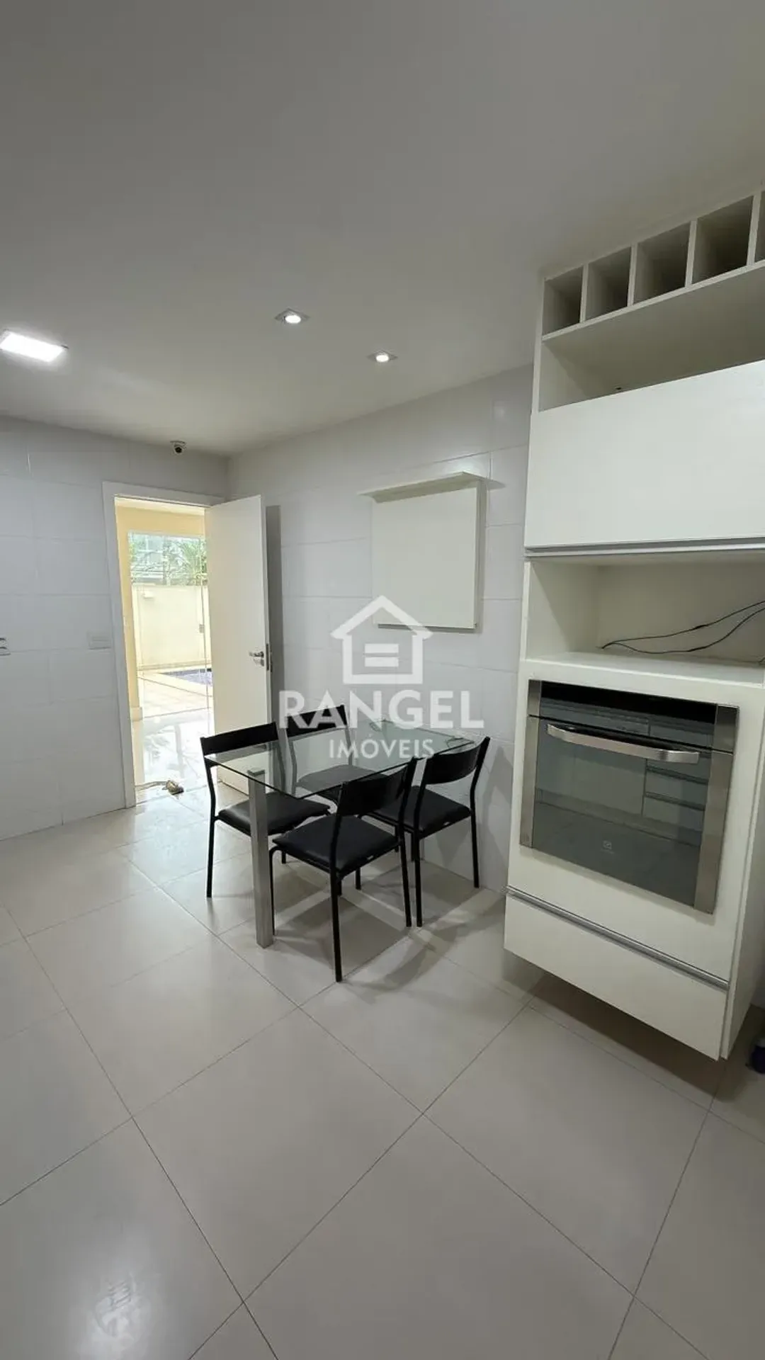 House, 412 m², with a private pool — photo 10
