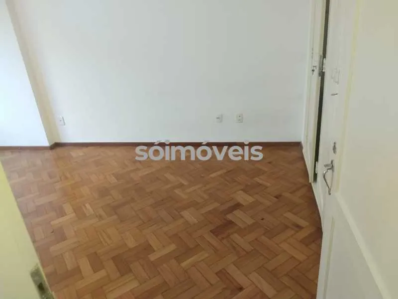 Apartamento no 2º andar com piso de madeira ou laminado — photo 15