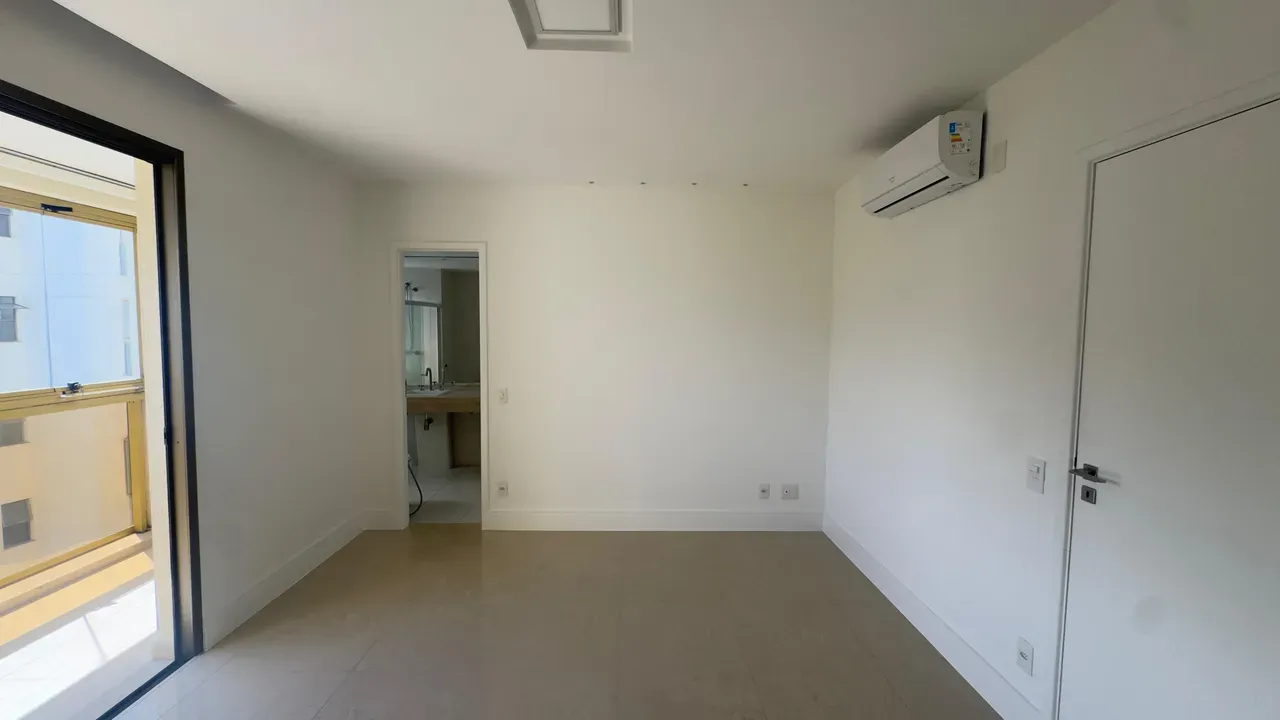 Rental apartment with 3 bedrooms and 4 bathrooms — photo 21