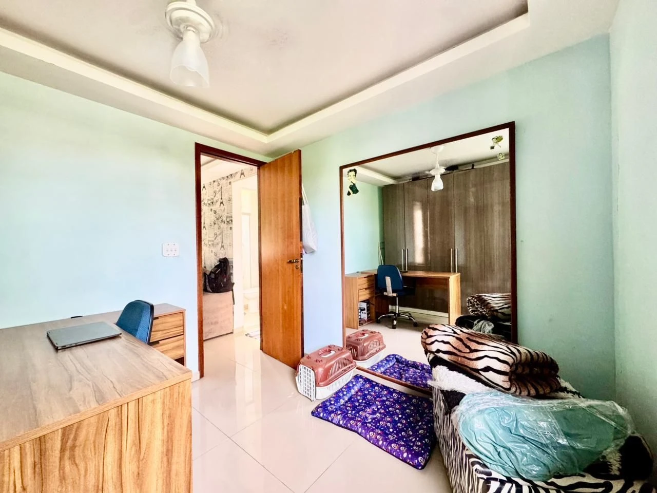 Casa mobiliada com 2 quartos e cozinha com fogão a gás — photo 16