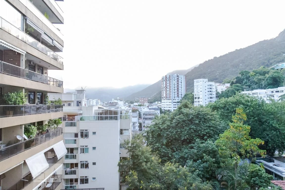 Furnished 2-bedroom apartment with a glassed-in balcony — photo 30