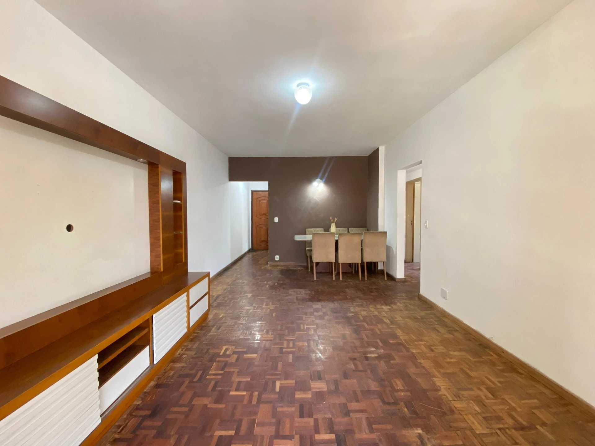 Apartment, 92 m², with wood or laminate floors — photo 21