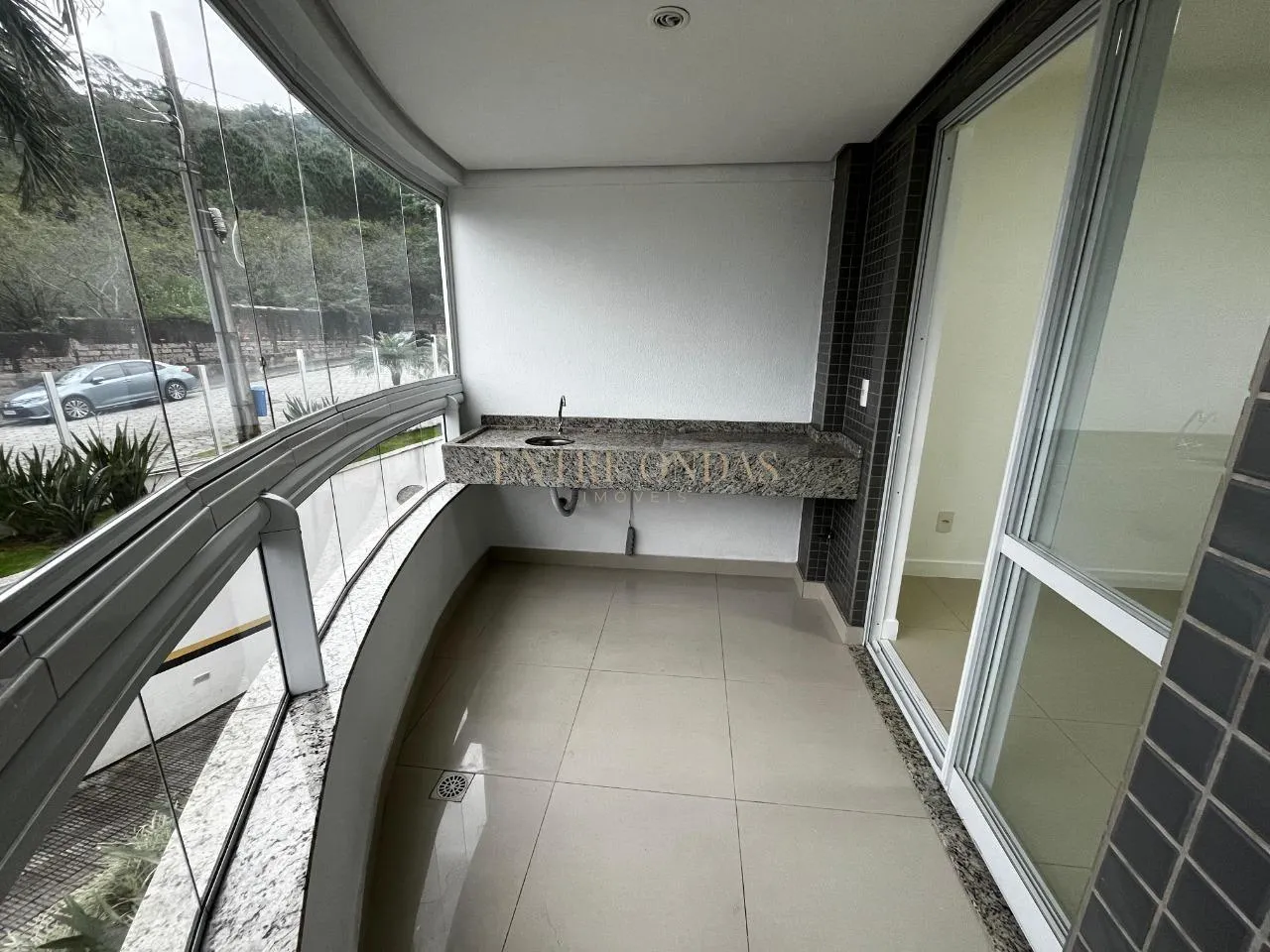 Apartment, 90 m², with a glass-enclosed balcony — photo 9