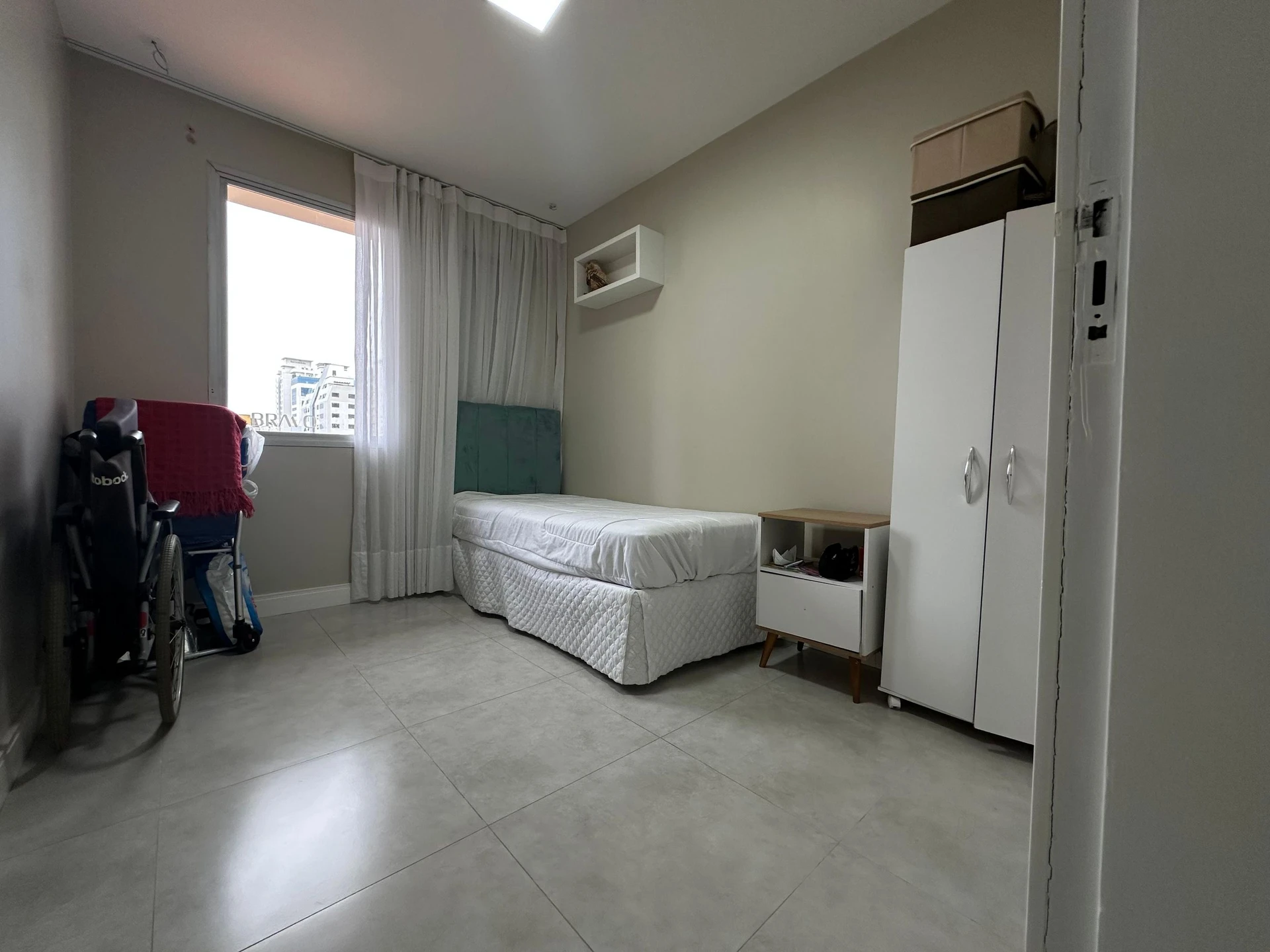 Furnished apartment, 429 m², with floor-to-ceiling windows — photo 8