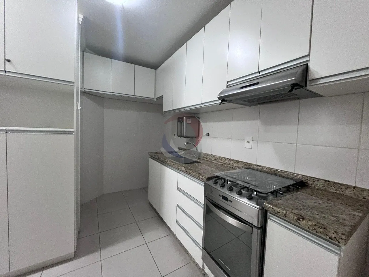 Furnished 2-bedroom apartment with 2 parking spaces