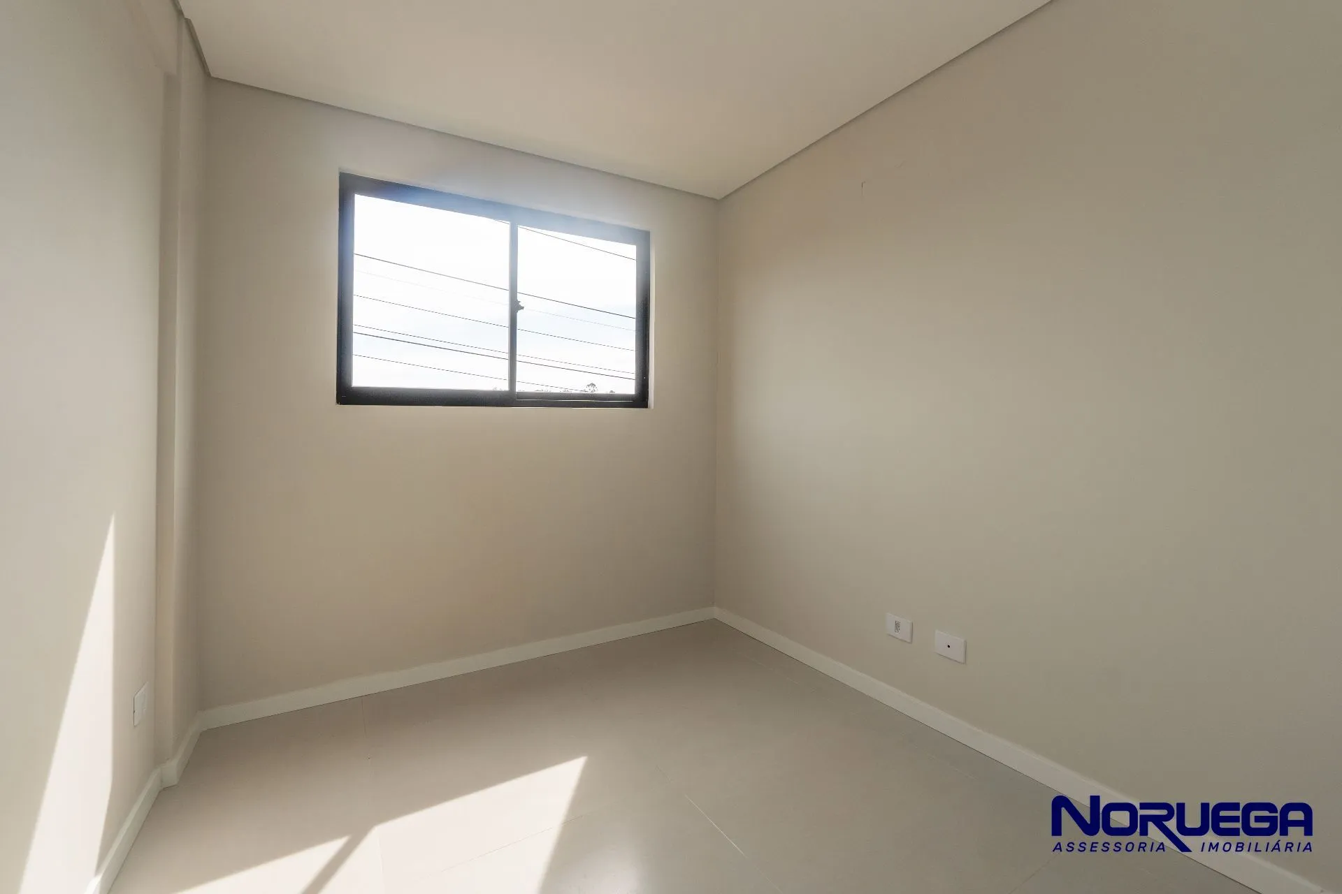 Unfurnished 2-bedroom apartment with 1 parking space — photo 25