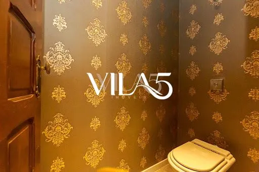 3-bedroom house with a bathtub in Curitiba — photo 46