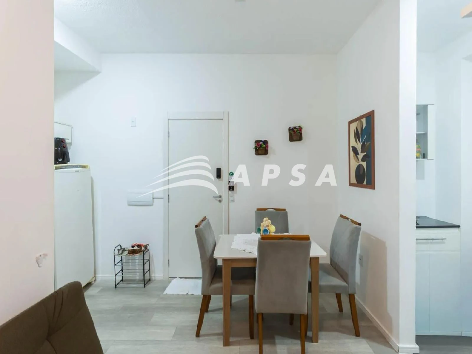 Furnished 1-bedroom apartment with a private BBQ area — photo 9