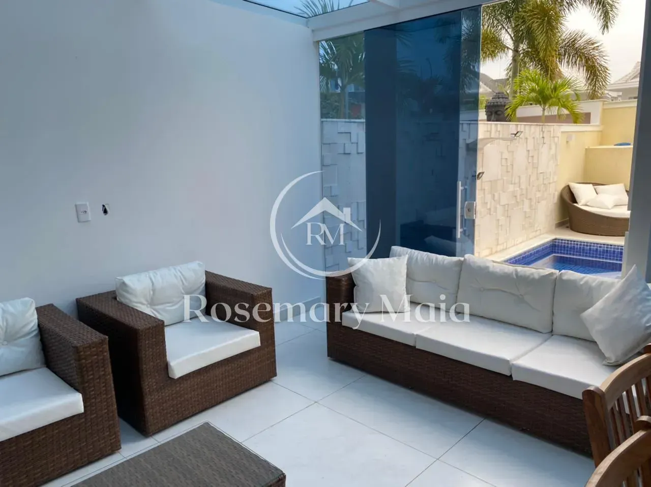 Furnished house with 4 bedrooms and 360 m² — photo 3