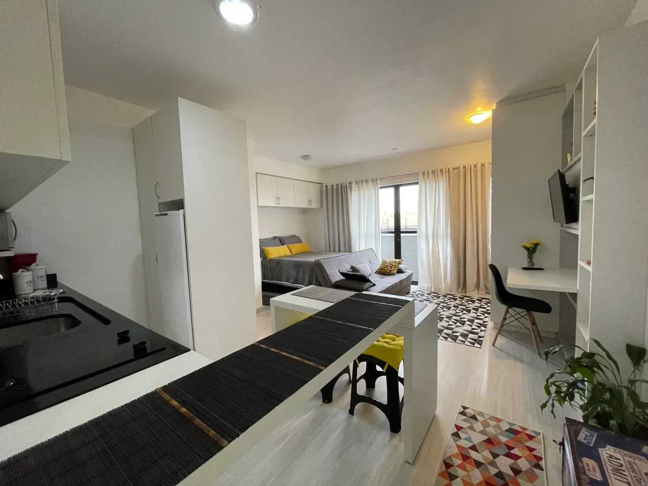 Apartamento mobiliado com cozinha compacta — photo 8