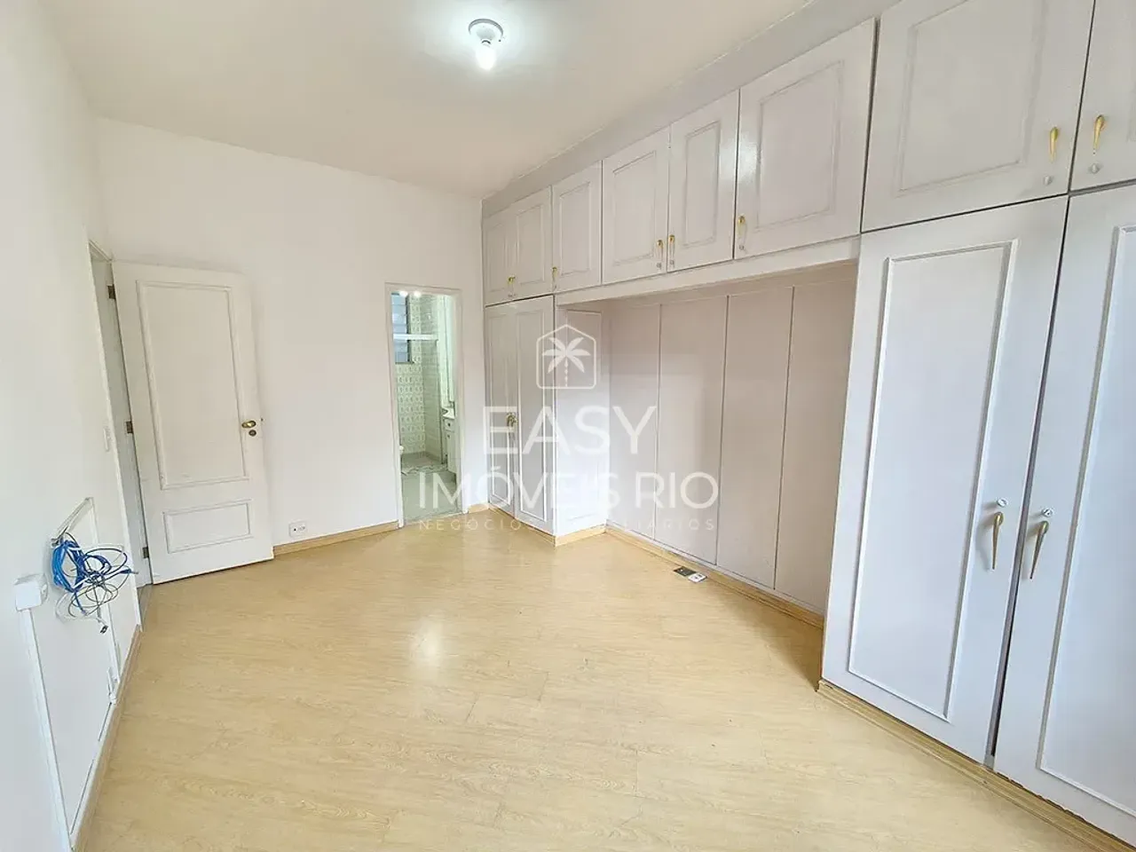 Apartamento sem mobília com 3 quartos e 4 banheiros — photo 18