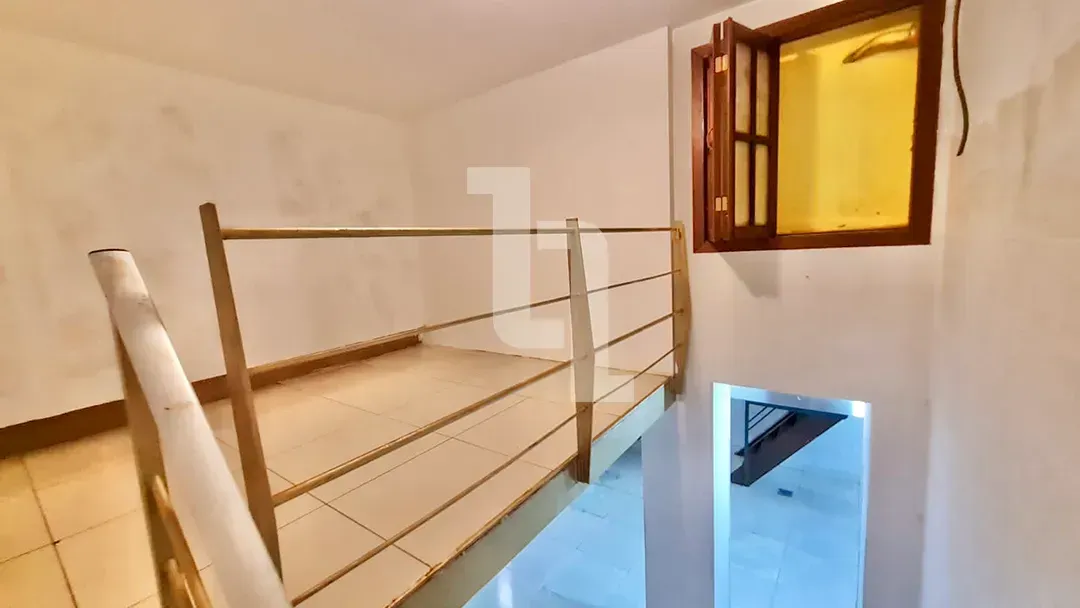 Casa sem mobília com 4 quartos e 4 banheiros — photo 16