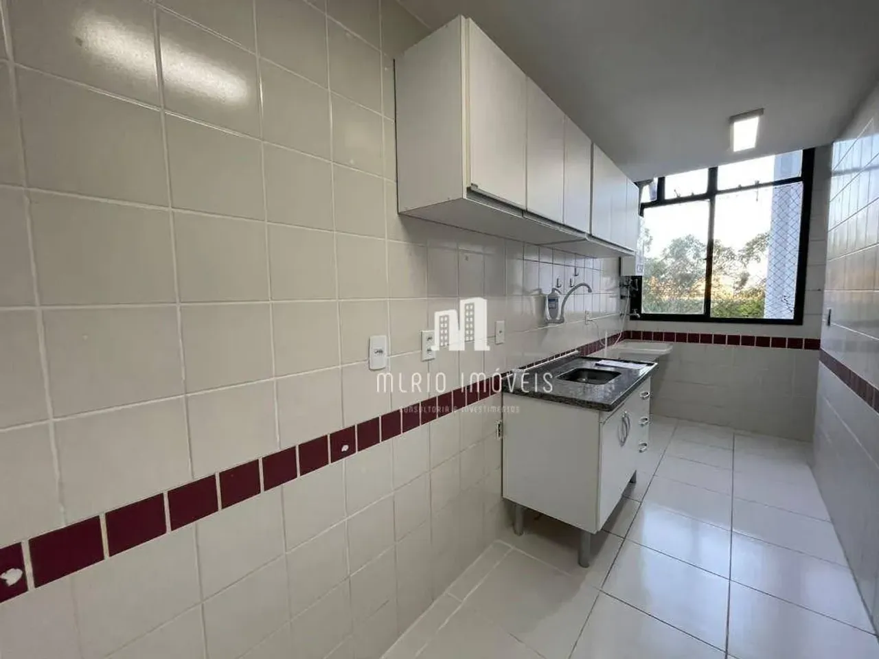 3-bedroom apartment with tile floors and balcony — photo 20