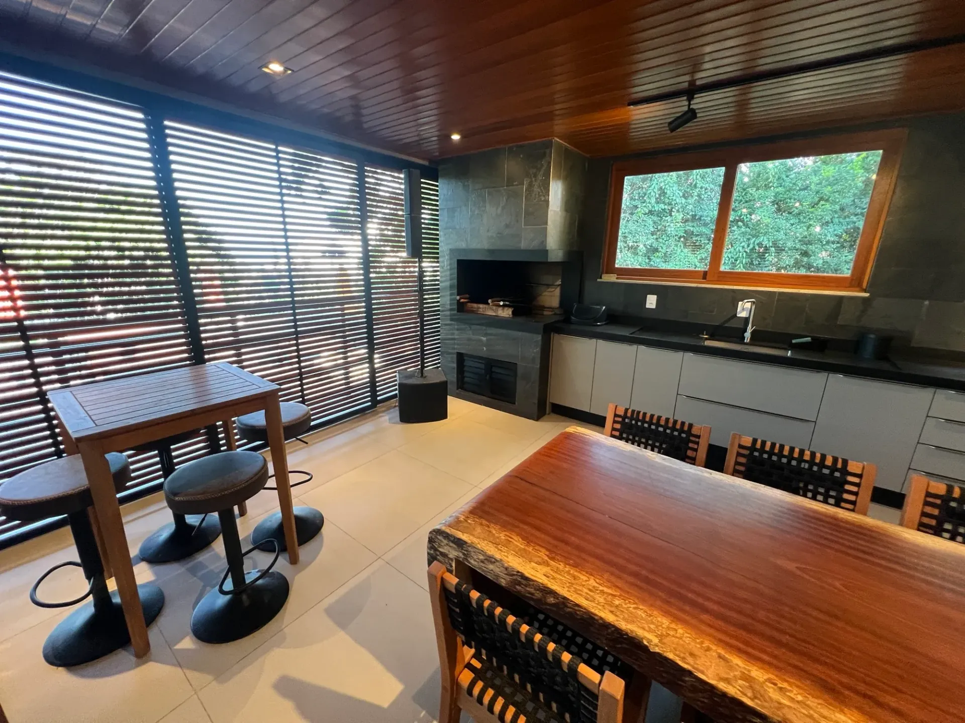 Gated condo house with 6 en-suite bedrooms and 7 baths — photo 22
